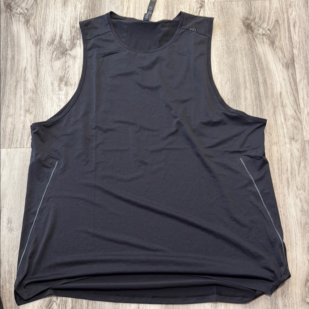 Black Sleeveless Athletic Tank Top